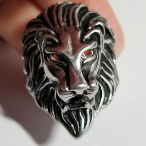 Lion ring red rhinestone eyes dark silvertone size 11.75  11 3/4 big